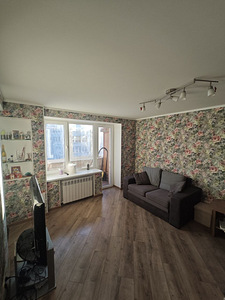 Kangelaste prospekt 10a, Pähklimäe, Narva, Ida-Virumaa (5 foto / 13)