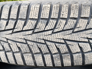 Продам Hankook winter i*cept x. (2 фото из 6)