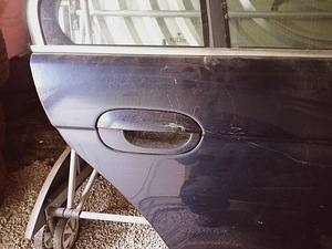 BMW 5 tagauks varuosad (2 foto / 9)