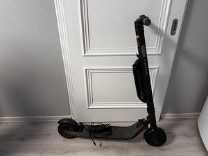 Segway Ninebot ES elektritõukeratas lisaakuga (6 foto / 9)