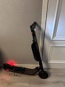 Segway Ninebot ES elektritõukeratas lisaakuga (2 foto / 9)