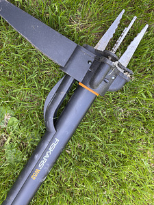 Корнеудалитель для одуванчиков Fiskars (1 фото из 2)