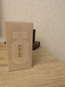Hugo Boss (1 фото из 2)