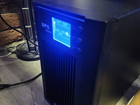 UPS Qoltec 2kVA / 1.6kW | Online Pure Sine Wave | LCD Displa