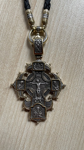 Медальон (2 фото из 6)