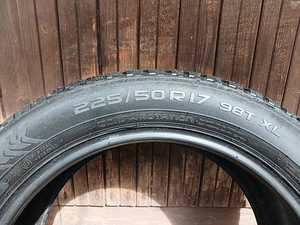225/50/17 Nokian Hakkapeliitta 8 (3 foto / 3)