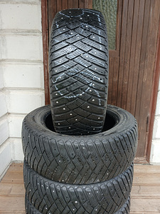 205/55/16 Goodyear UltraGrip Ice Artic (1 foto / 3)