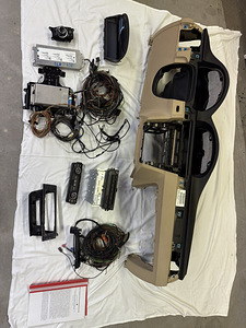 BMW e9x CIC + dashboard (1 foto / 5)