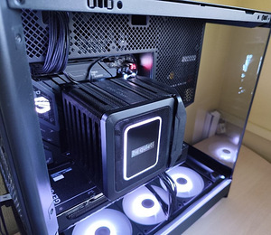 Высокопроизводительный игровой компьютер RTX 5080/9900X/32/2TB (4 фото из 7)