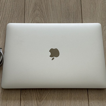Apple Macbook Pro 13 M1 8/256GB Silver ENG/RUS v heas korras