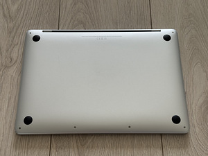 Apple Macbook Pro 13 M1 8/256GB Silver ENG/RUS v heas korras (2 foto / 6)