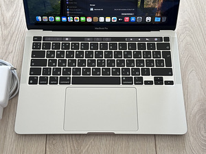 Apple Macbook Pro 13 M1 8/256GB Silver ENG/RUS v heas korras (3 foto / 6)