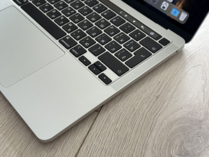 Apple Macbook Pro 13 M1 8/256GB Silver ENG/RUS v heas korras (4 foto / 6)
