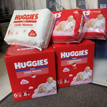 Подгузники Huggies новые 238 штук