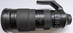 Nikon AF-S 200-500mm f/5.6E ED VR Nikkor (1 foto / 5)