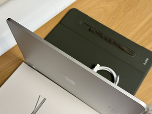 Apple iPad Pro 12.9 4gen Silver WiFi 128GB как новый! (3 фото из 8)