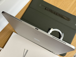 Apple iPad Pro 12.9 4gen Silver WiFi 128GB как новый! (6 фото из 8)