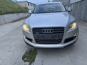 Audi q7 на запчасти (2 фото из 8)