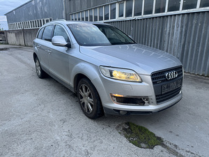 Audi q7 на запчасти (3 фото из 8)