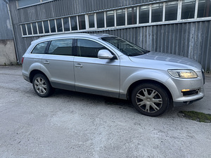 Audi q7 на запчасти (4 фото из 8)
