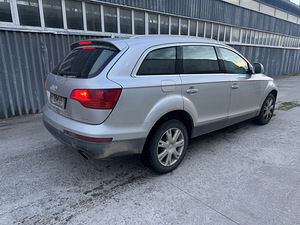 Audi q7 на запчасти (5 фото из 8)