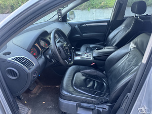 Audi q7 на запчасти (7 фото из 8)