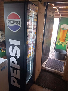M: Frigoglass Klaasuksega Külmkapp (1 foto / 5)