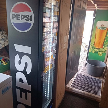 M: Frigoglass Klaasuksega Külmkapp