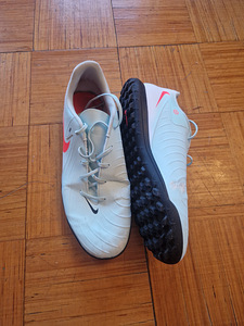Jalgpallijalatsid Nike Phantom (1 foto / 6)