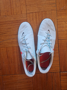 Jalgpallijalatsid Nike Phantom (5 foto / 6)