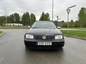 Volkswagen Bora V5 (4 фото из 12)