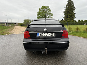 Volkswagen Bora V5 (7 фото из 12)