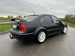 Volkswagen Bora V5 (8 фото из 12)