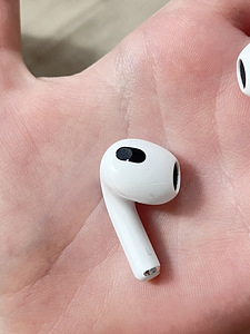 Apple AirPods 3 (оригинал), хорошее состояние (4 фото из 8)