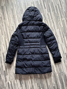 Пальто DKNY, размер M (3 фото из 3)