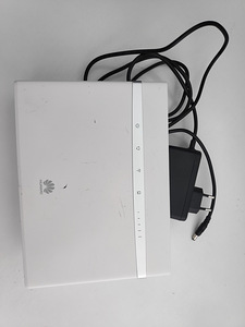 Huawei B525s (1 foto / 2)