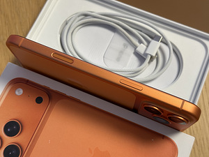 Apple iPhone 17 Pro Max Cosmic Orange 256GB uueväärne (3 foto / 8)