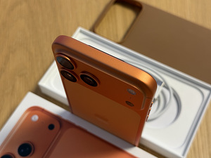 Apple iPhone 17 Pro Max Cosmic Orange 256GB uueväärne (4 foto / 8)