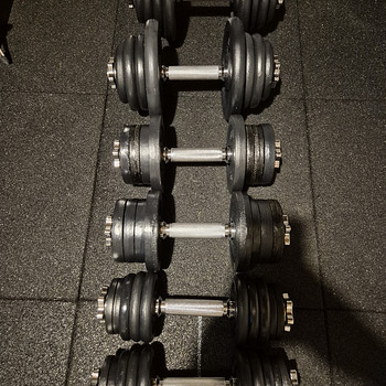 Tunturi hantlid metall 11kg, 15kg ja 24kg paar ning kangid