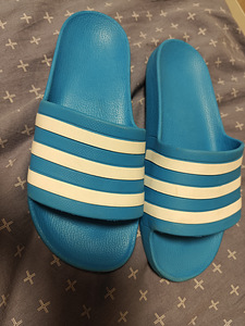 Laste plätud Adidas (1 foto / 2)