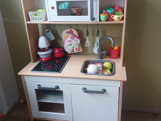 Детская деревянная игровая кухня IKEA DUKTIG с аксессуарами