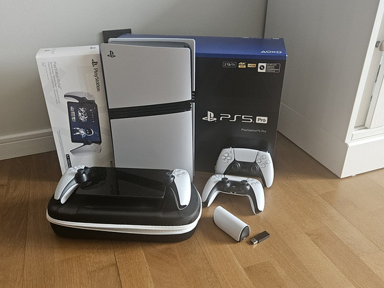 PS5 Pro. 2 DualSense. PS Portal. Pulse Explore.