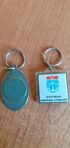 Микрофон,брелки (1 фото из 4)