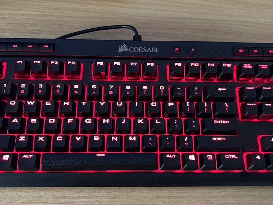 Klaviatuur Corsair K63 Cherry, mängurile