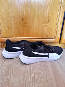 Naiste Puma spordijalatsid. (2 foto / 5)