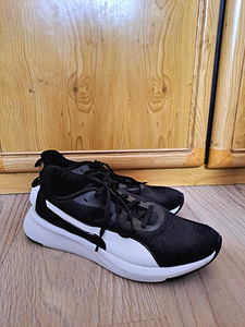 Naiste Puma spordijalatsid. (1 foto / 5)