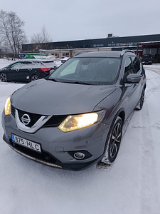 Nissan X-Trail (2 фото из 5)