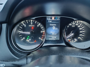 Nissan X-Trail (3 фото из 5)