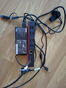 ThinkPad Hybrid USB-C/A Dock + зарядное устройство 135W (1 фото из 2)