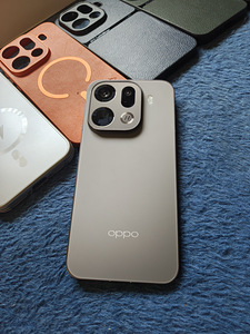 Oppo Find X9 Pro 1TB (3 foto / 3)